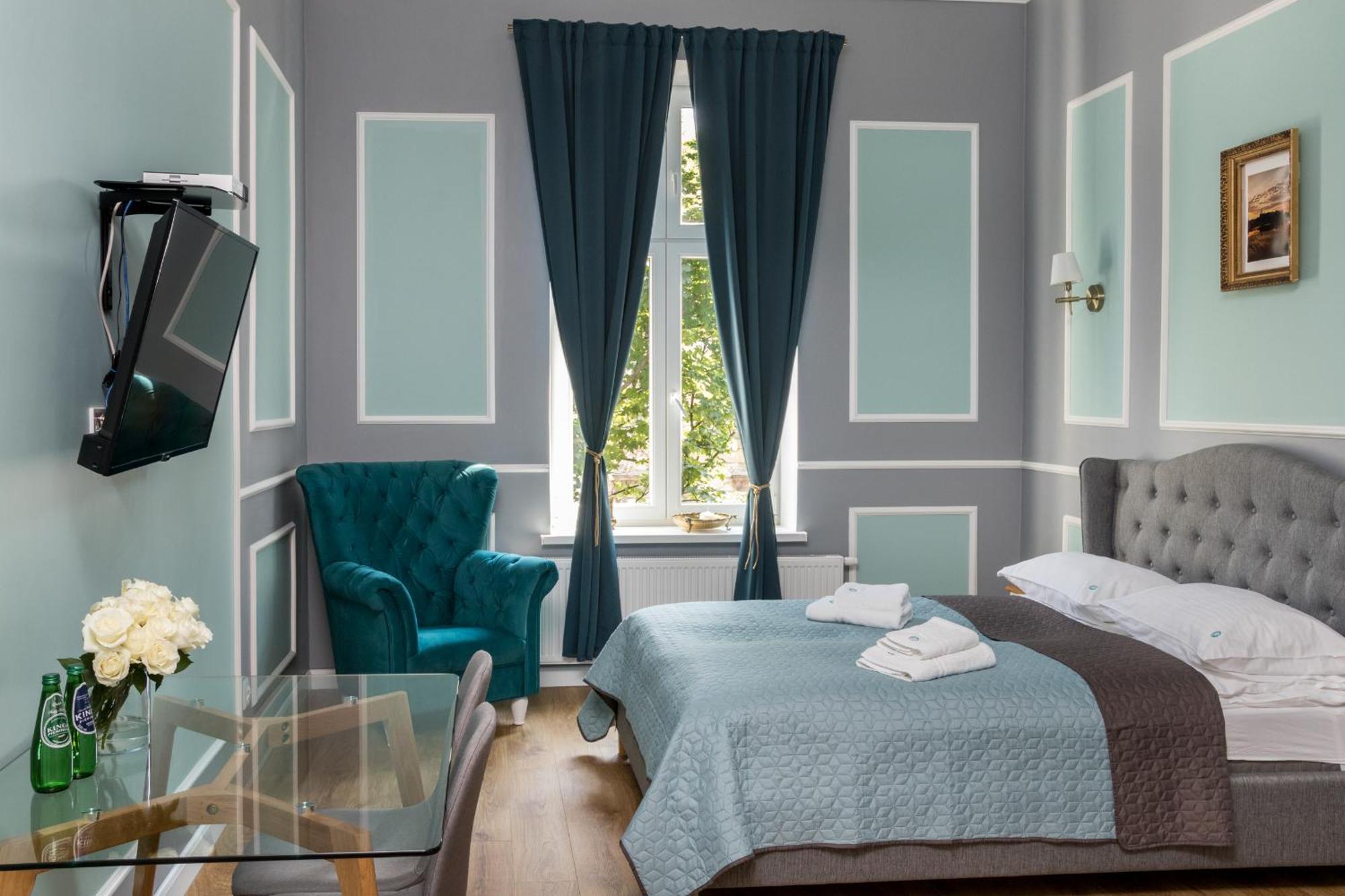 Apartament Karmelicka Stylish In Cracow By Renters Kraków
